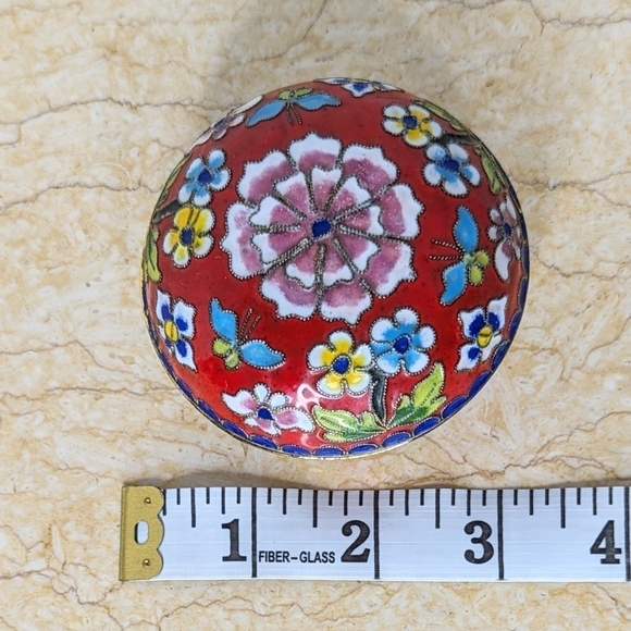 Vintage Cloisonne Round Metal Trinket Box Red With Floral Butterfly Details - Picture 12 of 15